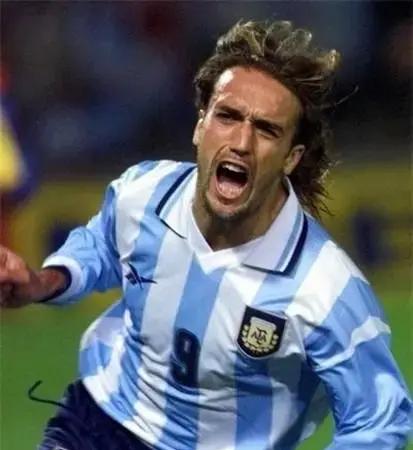 开云体育官网-包含阿根廷网球手勇夺男子单打冠军的词条