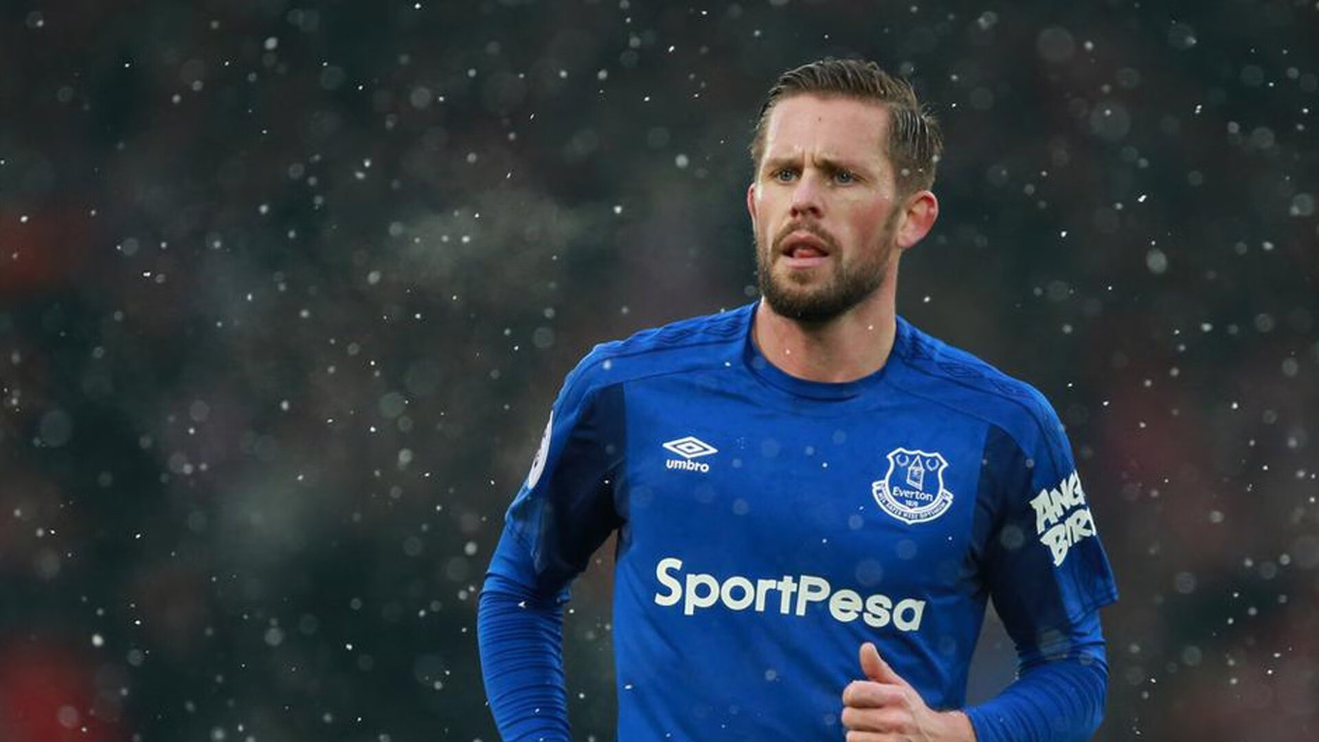 末节黄蜂刺穿钱江潮，当美加墨世界杯热浪中，CBA赛场响起惊天逆转