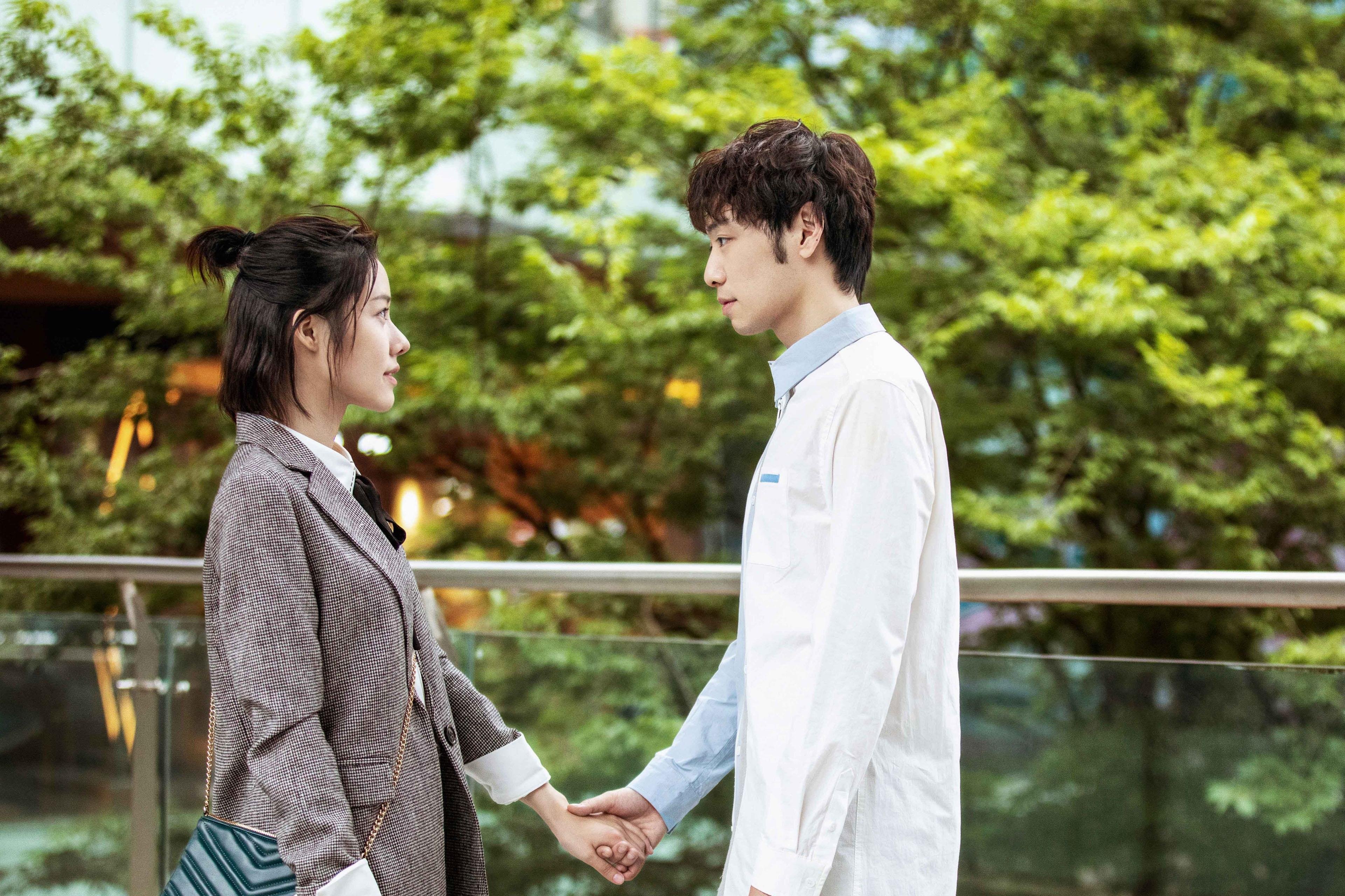 开云体育APP下载-客场奇迹夜!弗拉霍维奇戴帽闪耀皮斯胡安,尤文逆境逼平曼联