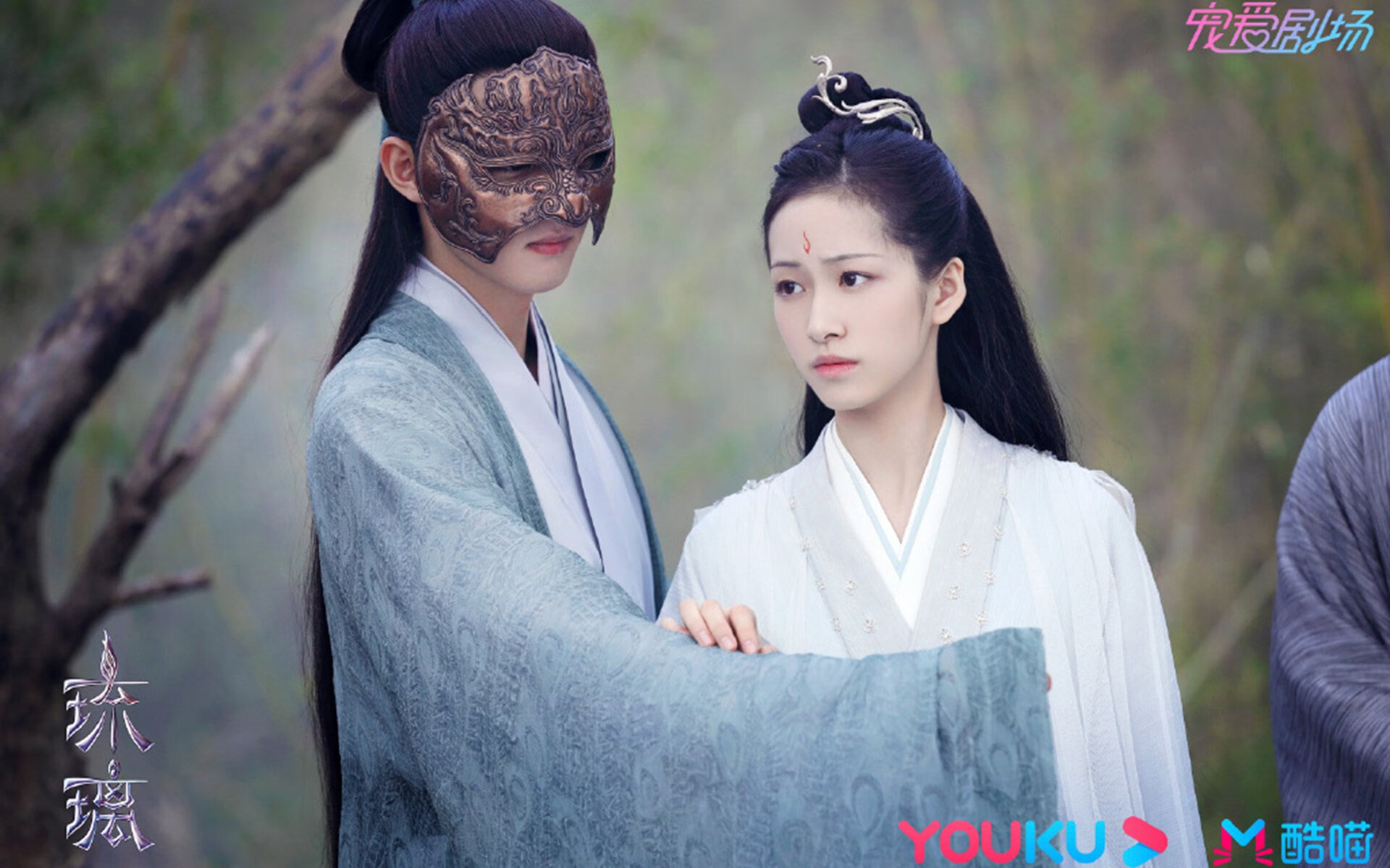 我理解您想要一篇将看似无关元素创造性结合的文章。这个关键词组合非常独特，确实需要跳出常规思维。为此，我构建了一个将足球、城市精神与历史文化隐喻相融合的叙事框架