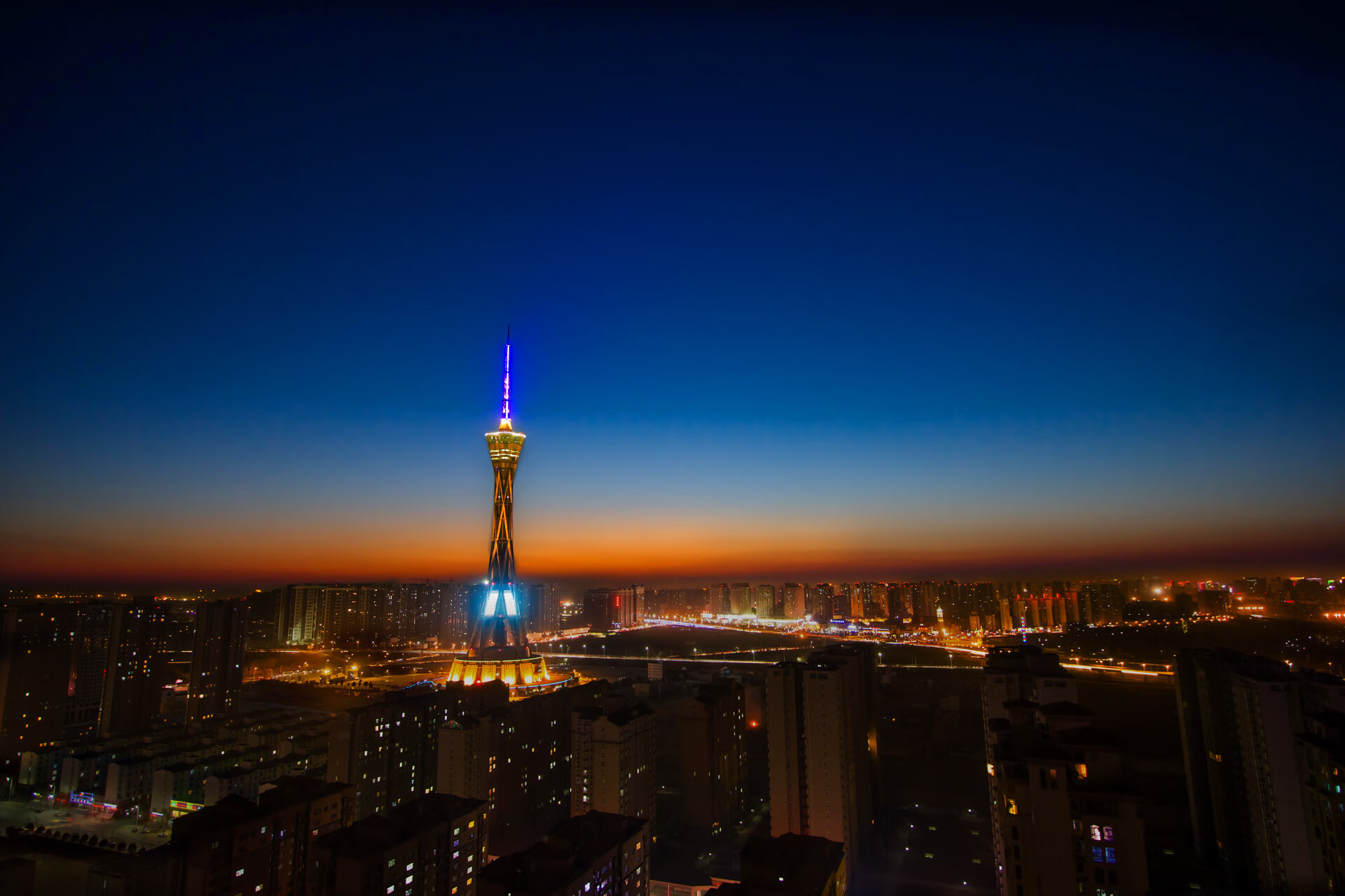 开云下载-手筋,法比尼奥在卡塔尔与阿尔及利亚夹缝中的节奏统治